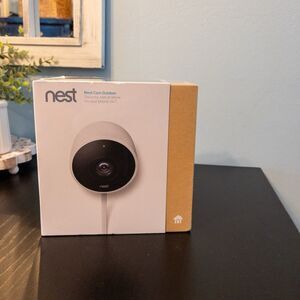 New Google Nest Cam Outdoor 1st Gen A0033 (NC2100ES) uses Nest app - Sealed